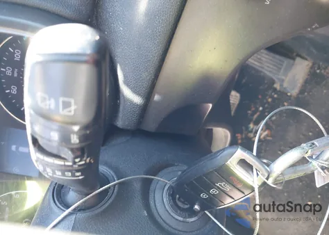 2019 Kia Sportage Lx z USA, uszkodzony, nr VIN KNDPMCAC4K7554682